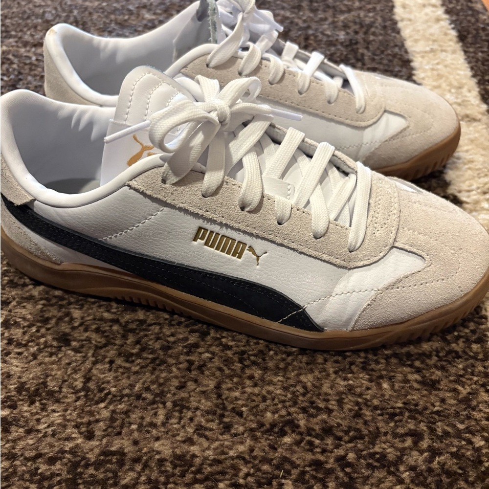 Puma womens White and Beige Sneakers